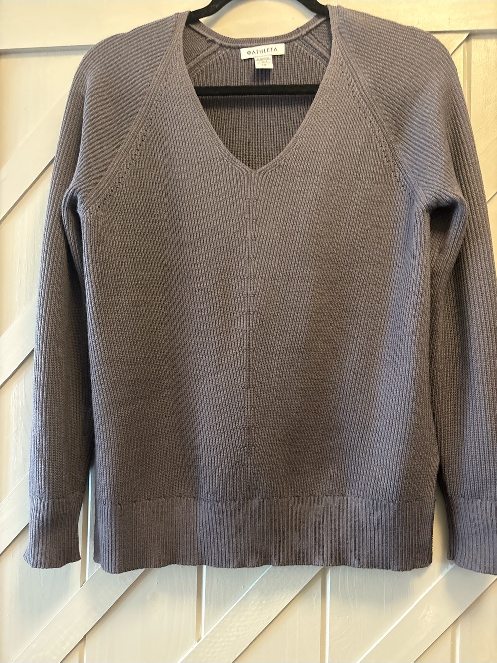 Athleta V-Neck Ribbed Sweater in Pale Plum